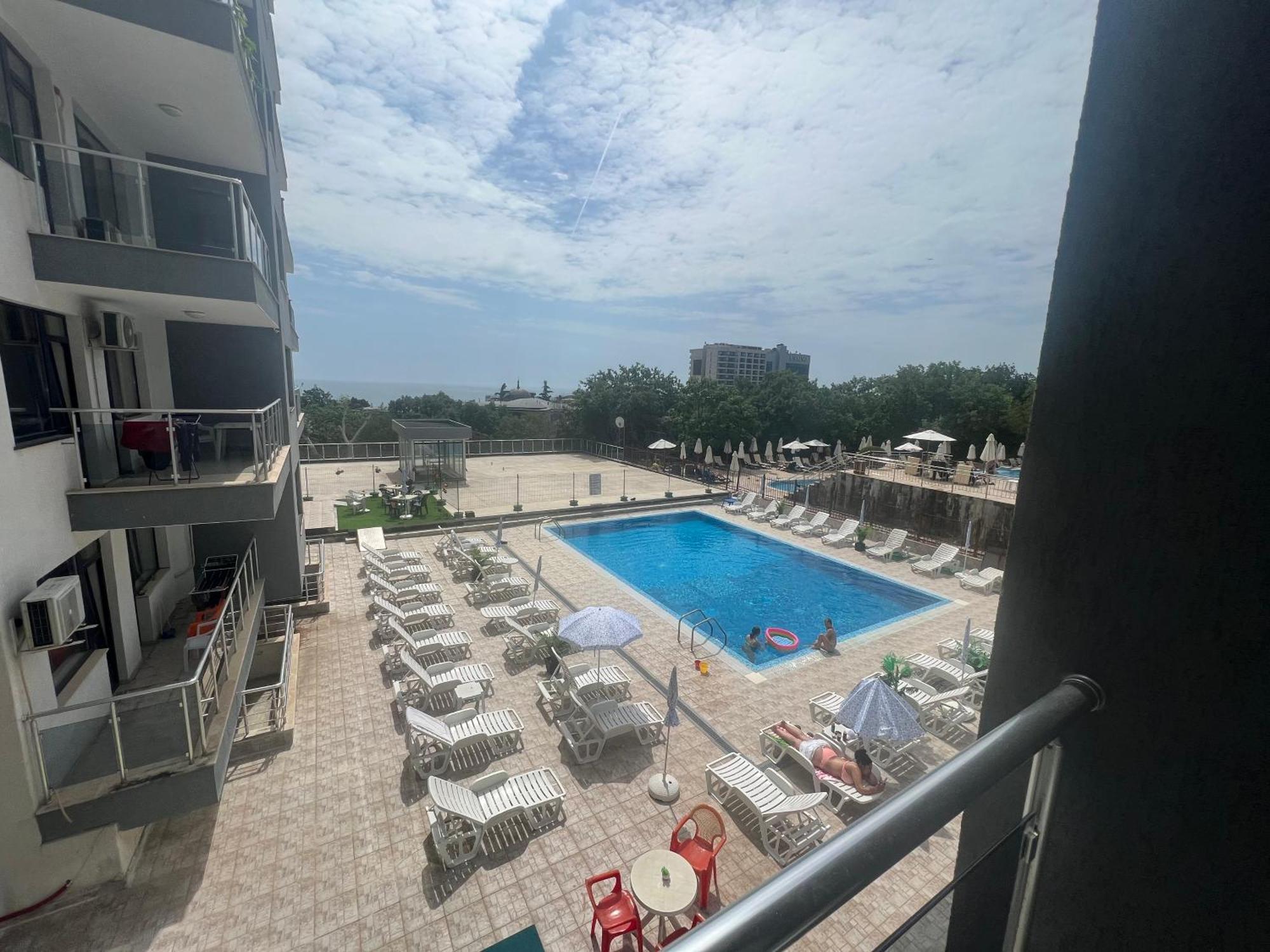Dilov Apartments In Yalta Golden Sands Eksteriør billede