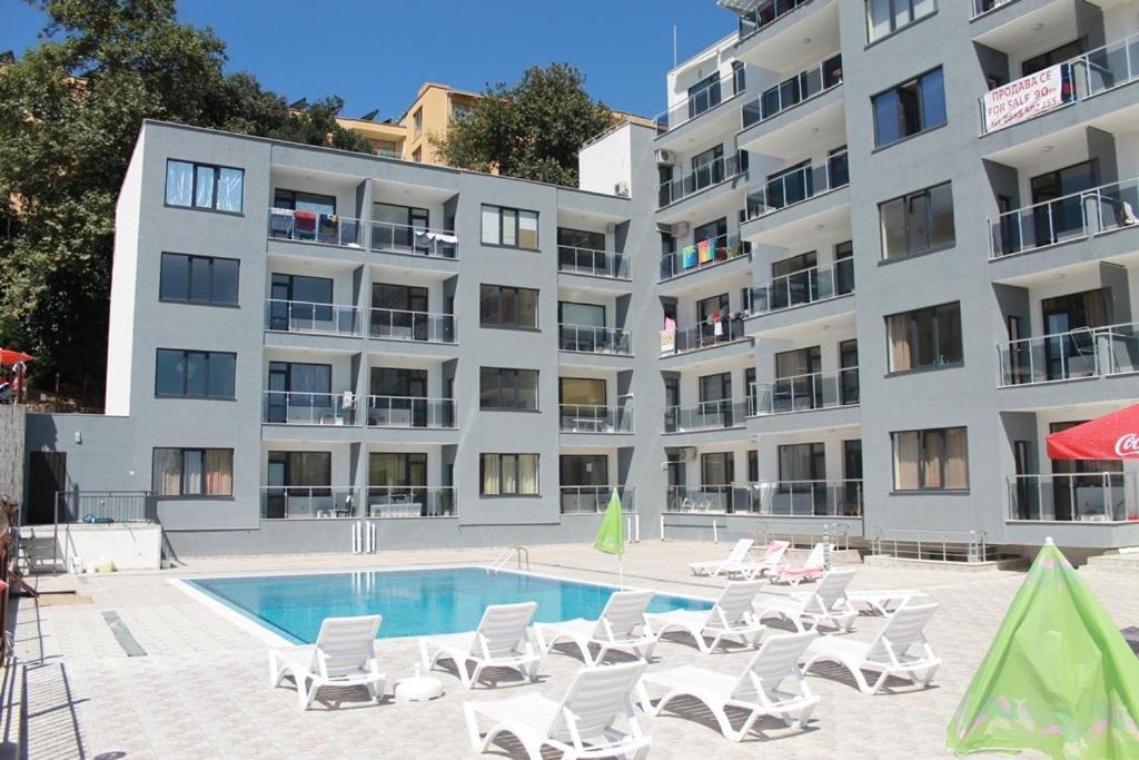 Dilov Apartments In Yalta Golden Sands Eksteriør billede