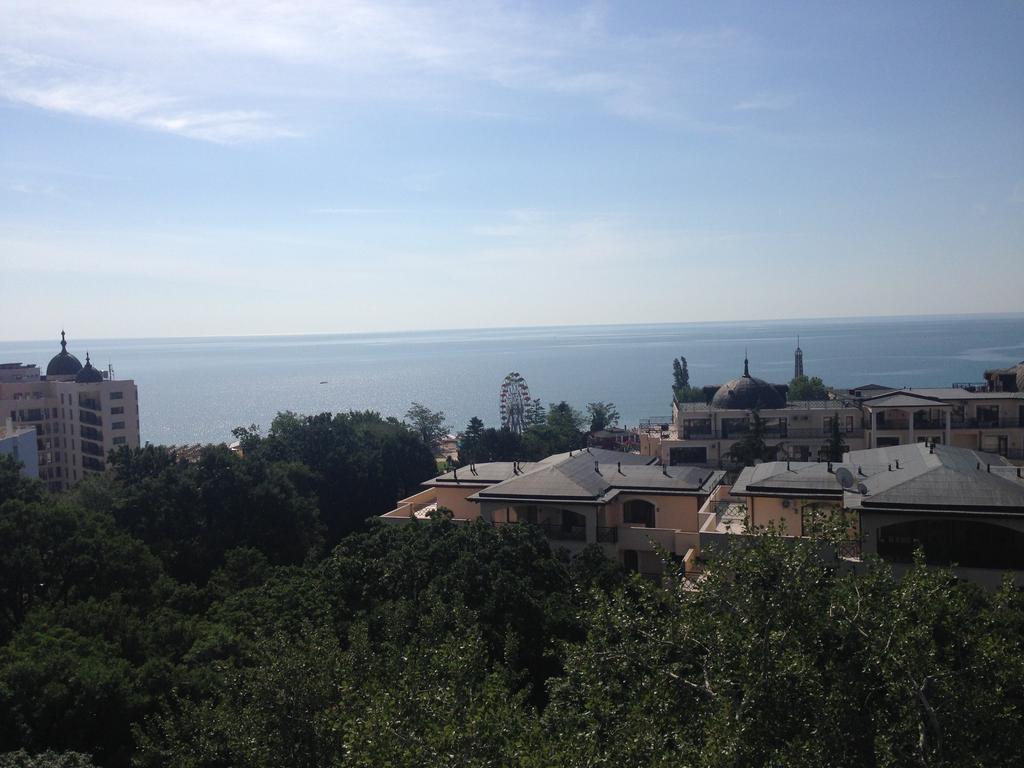 Dilov Apartments In Yalta Golden Sands Eksteriør billede